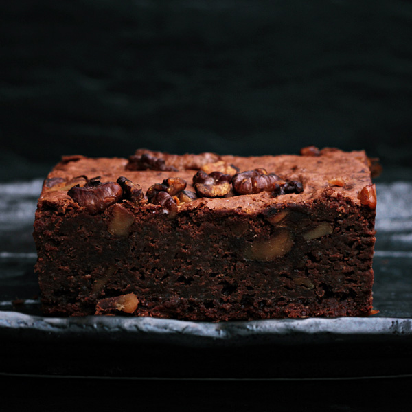 Chewy chocolate coconut brownies